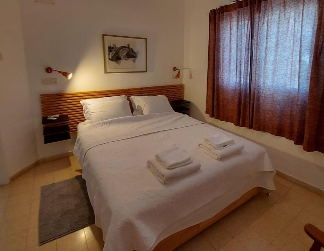 Maple'S Place - אירוח מייפל Rosh Pinna Exterior foto